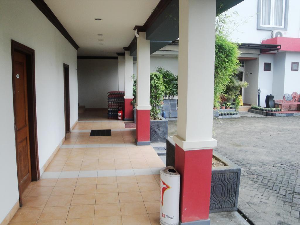 Imperial Hotel Kendari Exterior foto