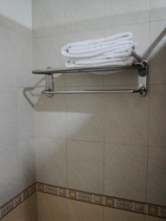 Imperial Hotel Kendari Quarto foto