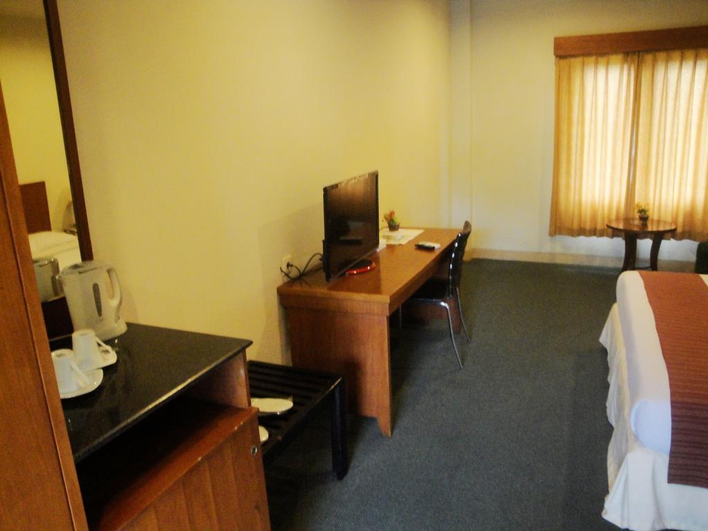 Imperial Hotel Kendari Quarto foto