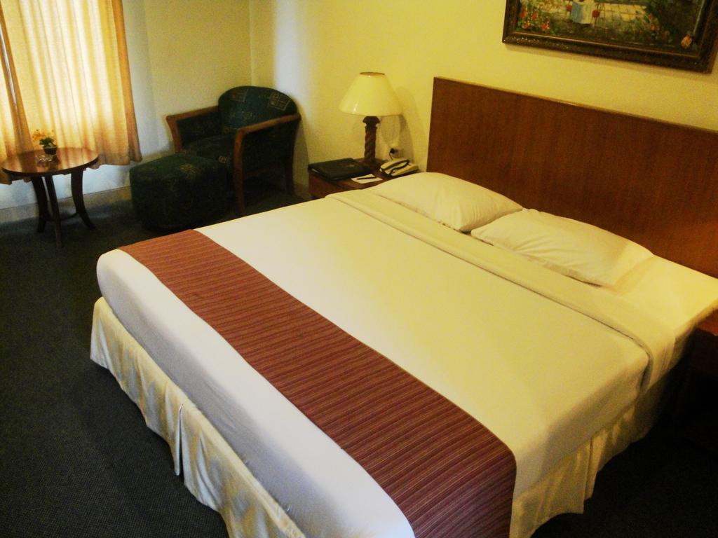 Imperial Hotel Kendari Quarto foto