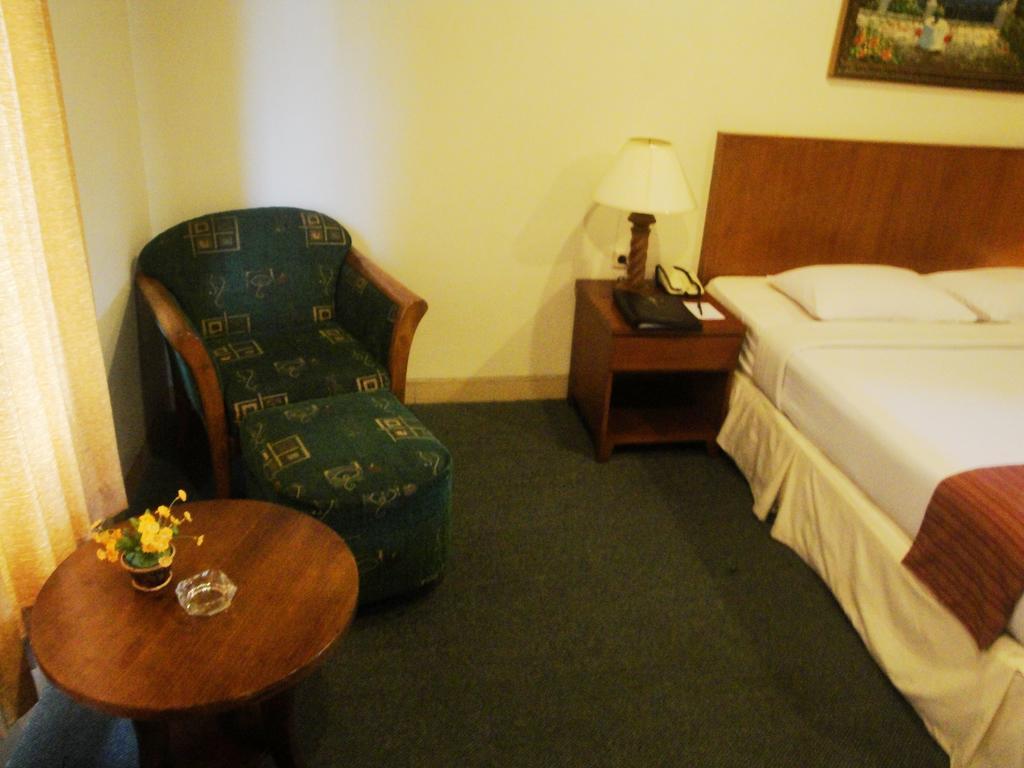 Imperial Hotel Kendari Quarto foto