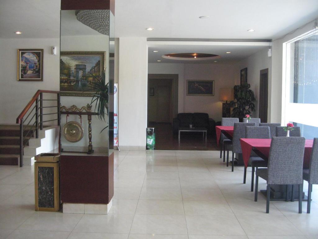 Imperial Hotel Kendari Exterior foto
