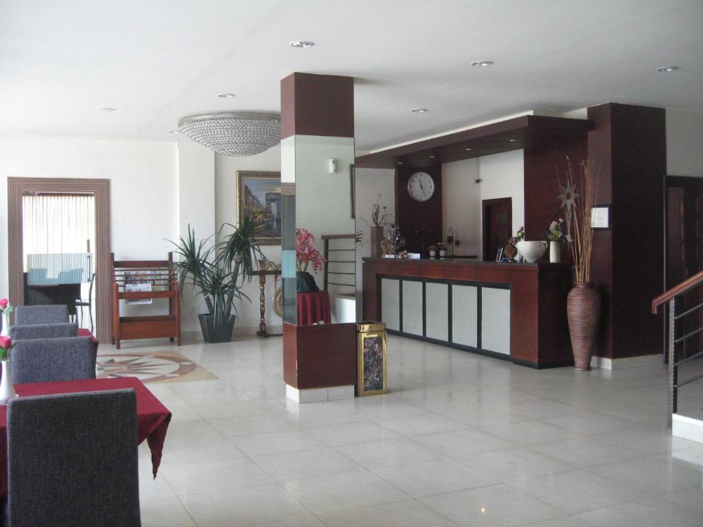 Imperial Hotel Kendari Exterior foto
