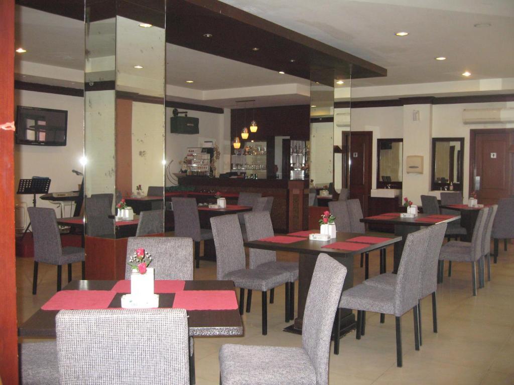 Imperial Hotel Kendari Exterior foto