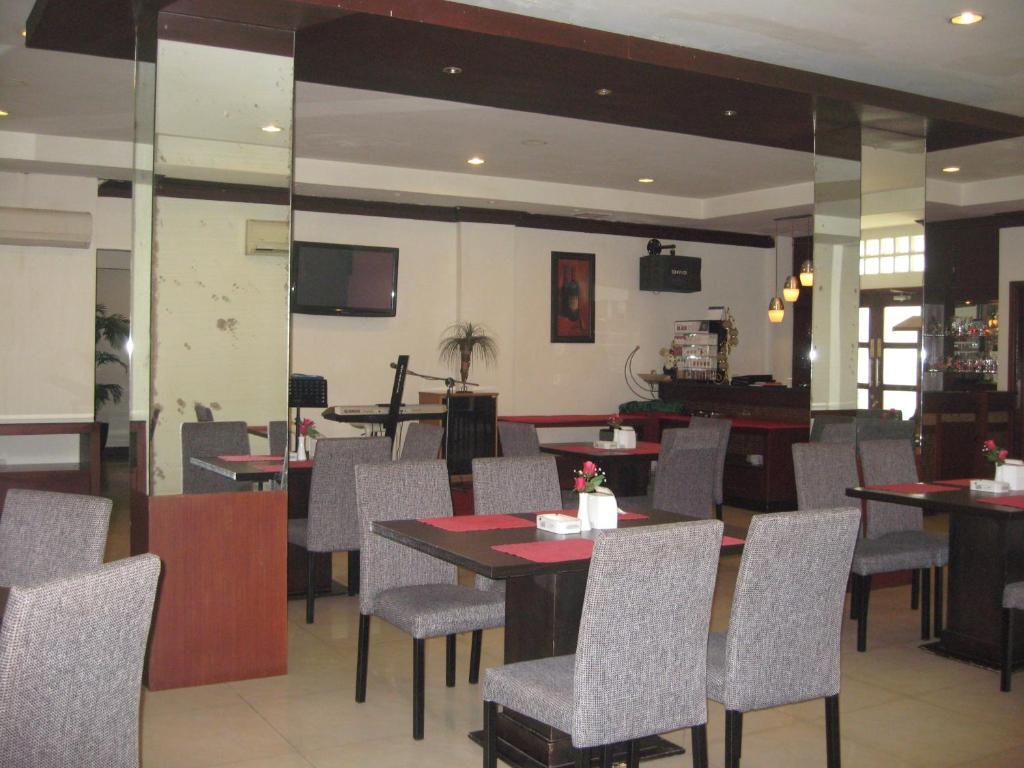 Imperial Hotel Kendari Exterior foto